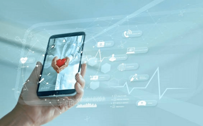 EMPOWERCARE hand met smartphone