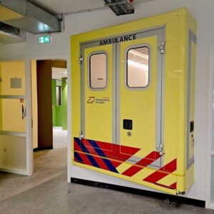 Martini Ziekenhuis - ambulance in de onderwijsruimte