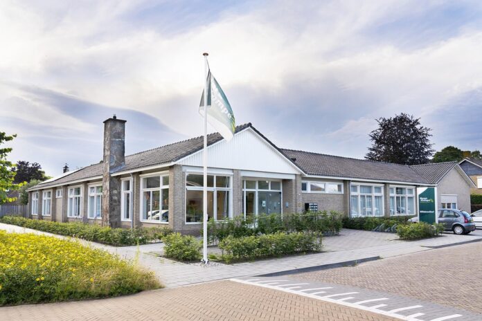 De voormalige Willebrordschool in Aalten werd omgebouwd tot kleinschalige zorglocatie van Marga Klompé.